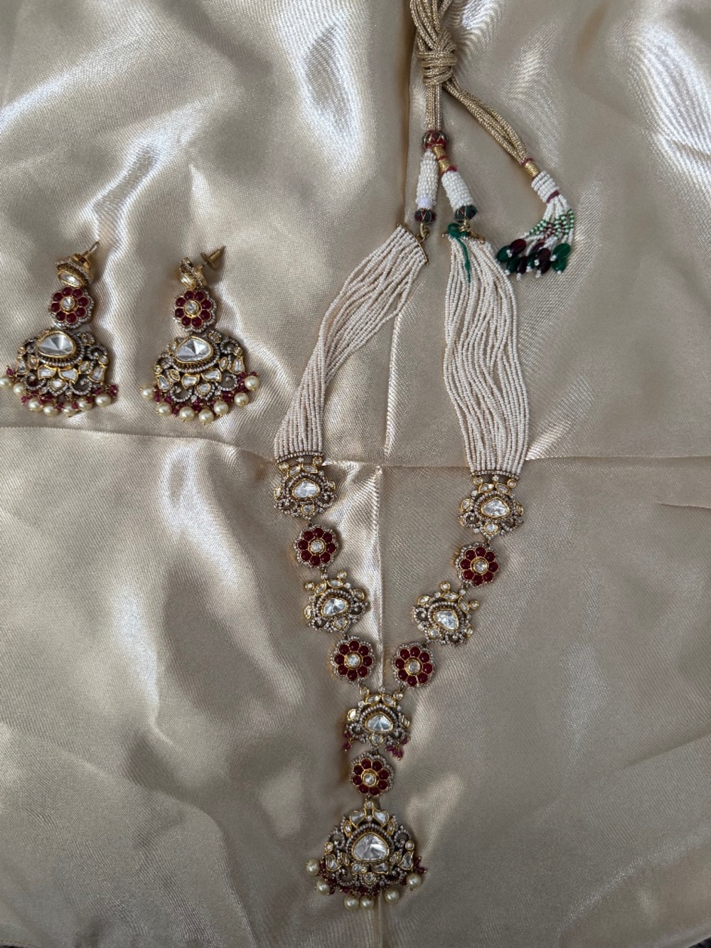 Kundan jewelry set from India